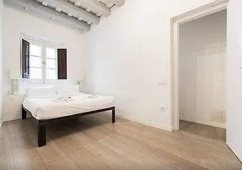 No 5 - The Streets Apartments Barcelona 4*,