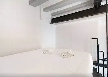 **** Hotel No 5 - The Streets Apartments Barcelona Spain